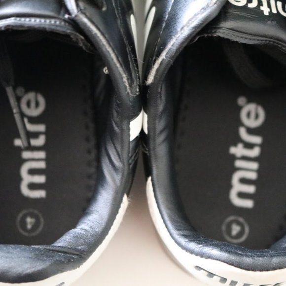 KEEPING Boys Indoor Soccer Shoes – Black Leather size 4Y - Picture 11 of 14